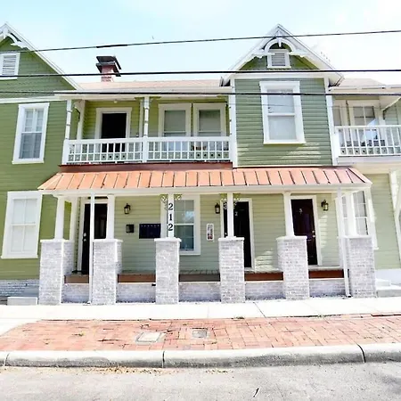 Cosy 3-Bedroom Downtown Walk To Convention Center